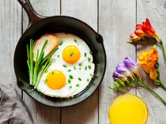 Beautiful Spring Flowers And Healthy Food Breakfast Cooked In Cast Iron Using Terra Powders Cooking With Cast Iron Made Simple Tips